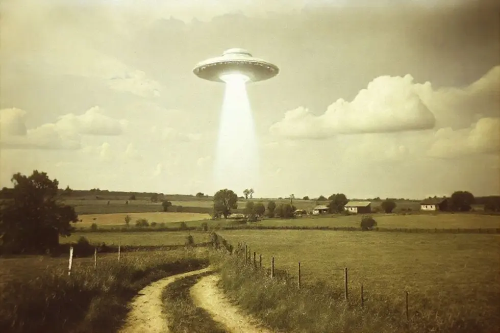 A História dos OVNIs: Estrondos no Céu