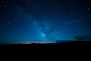 Entre Estrelas e Segredos: Dr. Garry Nolan e a Verdade Sobre os Extraterrestres na Terra