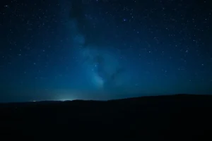 Mistérios do Cosmos: Explorando a Ufologia e Seus Enigmas