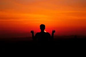 Os Mistérios do Sol: O Que os Cientistas e Ufologistas Não Querem Que Você Saiba